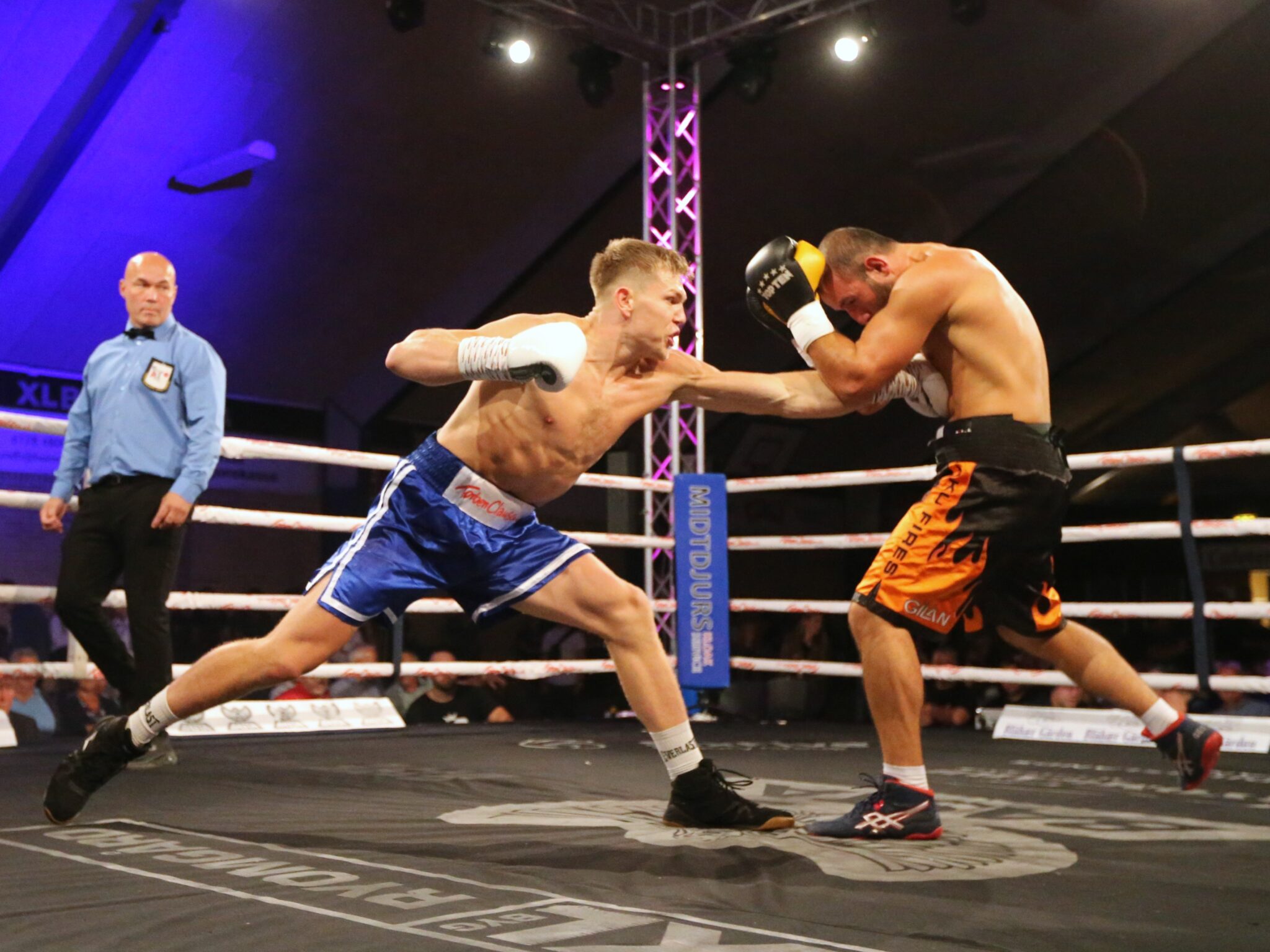 Bank møder top-10-bokser og tidligere verdensmester - KNOCK OUT ...